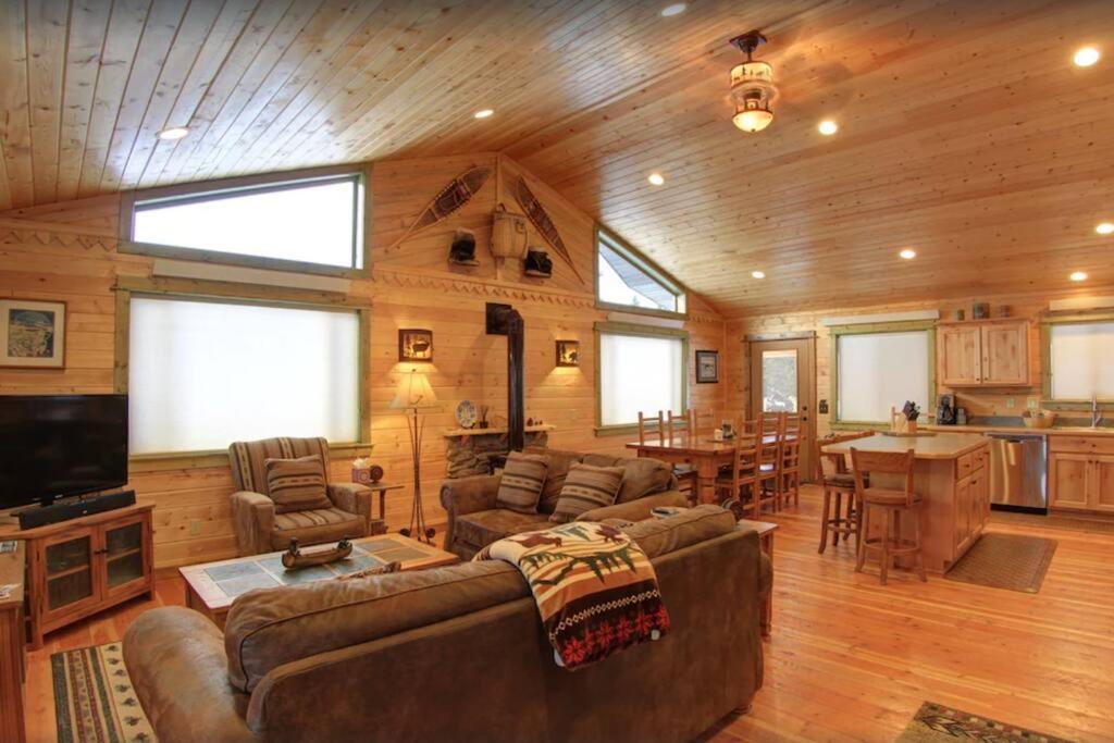 Fox Den Lodge West Yellowstone Kültér fotó